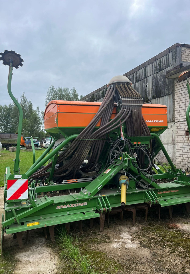 AMAZONE AD-P 4000 Super - מקדחת זריעה משולבת: תמונה 2 AMAZONE AD-P 4000 Super - מקדחת זריעה משולבת: תמונה 2