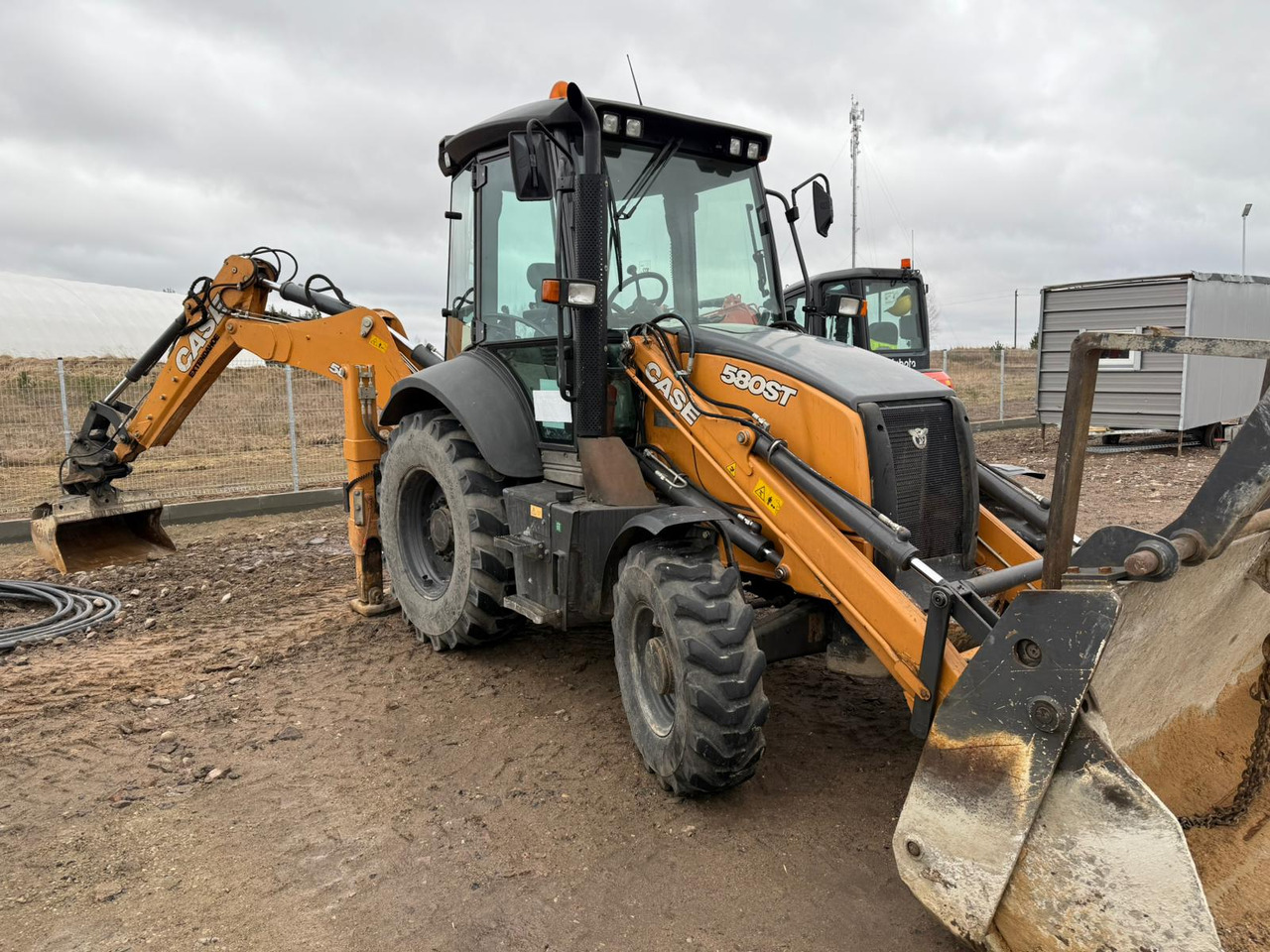 CASE 580 ST - מחפרון: תמונה 1 CASE 580 ST - מחפרון: תמונה 1