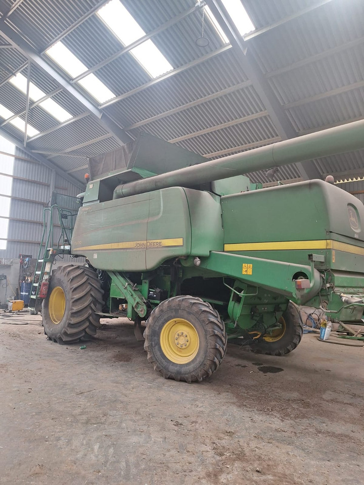 JOHN DEERE T670 - מקצרת קומבינה: תמונה 1 JOHN DEERE T670 - מקצרת קומבינה: תמונה 1