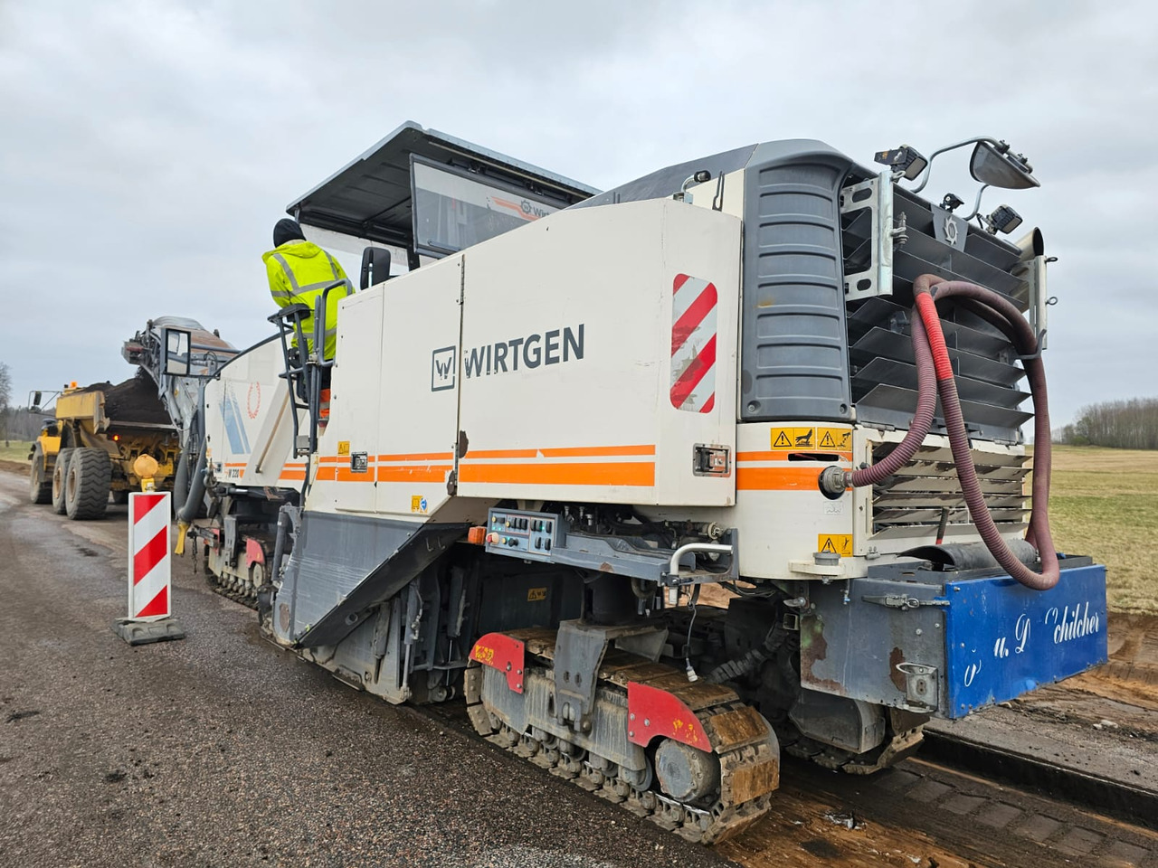 WIRTGEN W220 - מקצועה חשמלית קרה: תמונה 2 WIRTGEN W220 - מקצועה חשמלית קרה: תמונה 2
