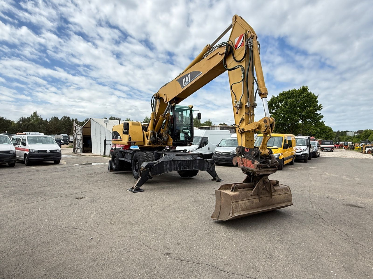 CAT M 322C - מחפר גלגלים: תמונה 1 CAT M 322C - מחפר גלגלים: תמונה 1