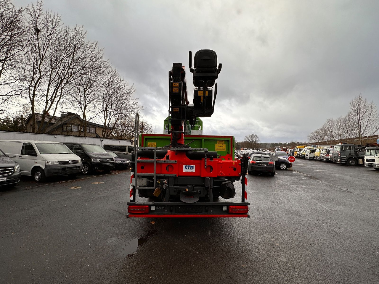 DAF CF 370 mit Kran Klima Tempomat - משאית צד נופל/ שטוחה, משאית מנוף: תמונה 4 DAF CF 370 mit Kran Klima Tempomat - משאית צד נופל/ שטוחה, משאית מנוף: תמונה 4
