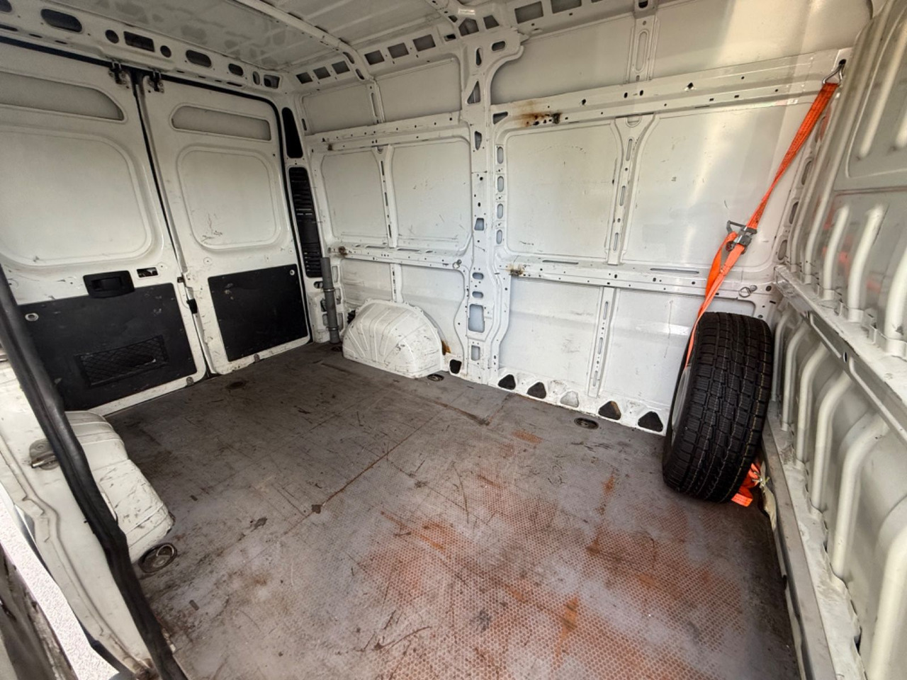 כלי רכב מסחרי עם לוח Fiat Ducato Maxi: תמונה 9