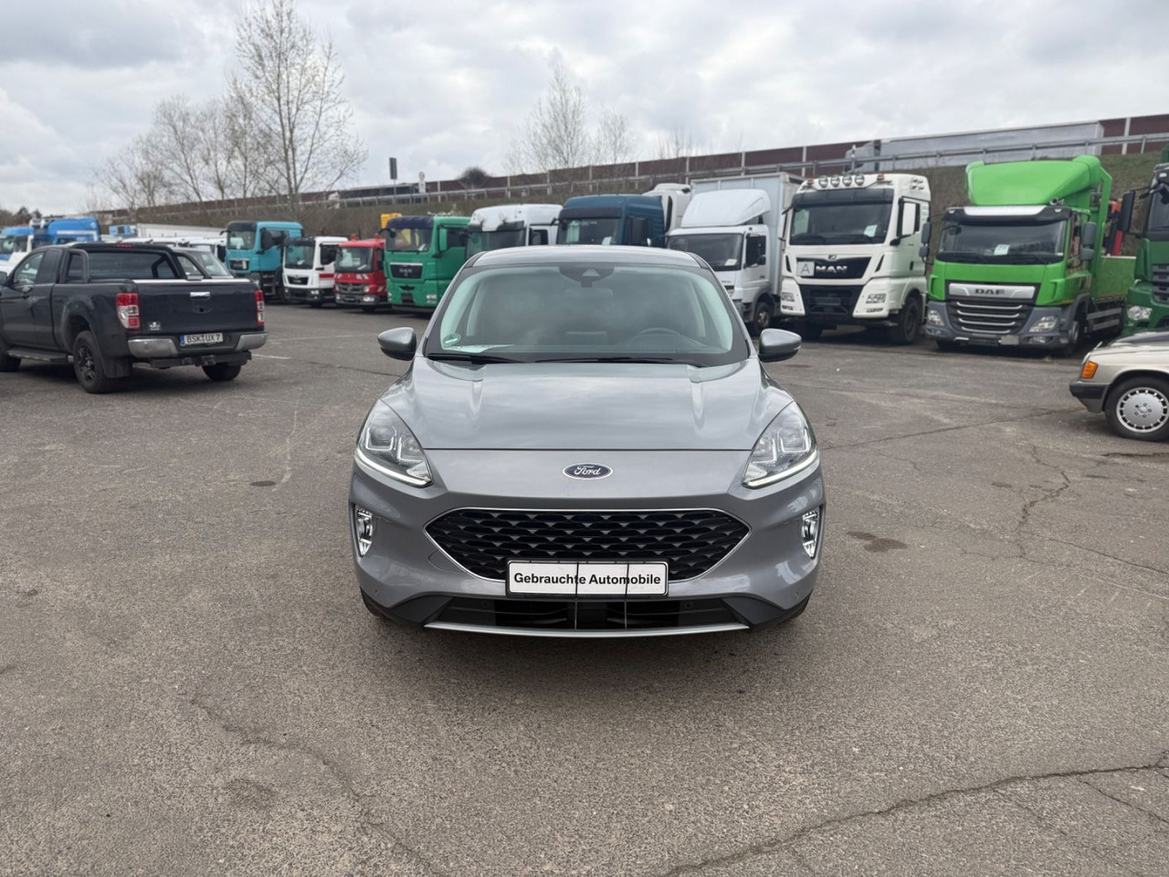 Ford Kuga Trend - סדאן: תמונה 1 Ford Kuga Trend - סדאן: תמונה 1