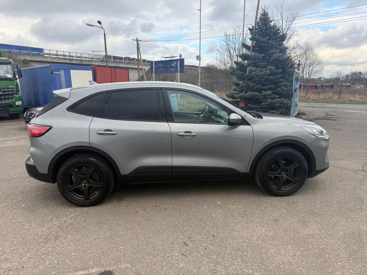 Ford Kuga Trend - סדאן: תמונה 3 Ford Kuga Trend - סדאן: תמונה 3