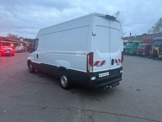 Iveco Daily Kasten HKa 35 S 16 AUTOMATIK - כלי רכב מסחרי עם לוח: תמונה 5 Iveco Daily Kasten HKa 35 S 16 AUTOMATIK - כלי רכב מסחרי עם לוח: תמונה 5