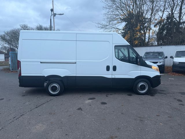 Iveco Daily Kasten HKa 35 S 16 AUTOMATIK - כלי רכב מסחרי עם לוח: תמונה 2 Iveco Daily Kasten HKa 35 S 16 AUTOMATIK - כלי רכב מסחרי עם לוח: תמונה 2