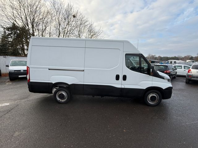 Iveco Daily Kasten HKa 35 S - כלי רכב מסחרי עם לוח: תמונה 3 Iveco Daily Kasten HKa 35 S - כלי רכב מסחרי עם לוח: תמונה 3