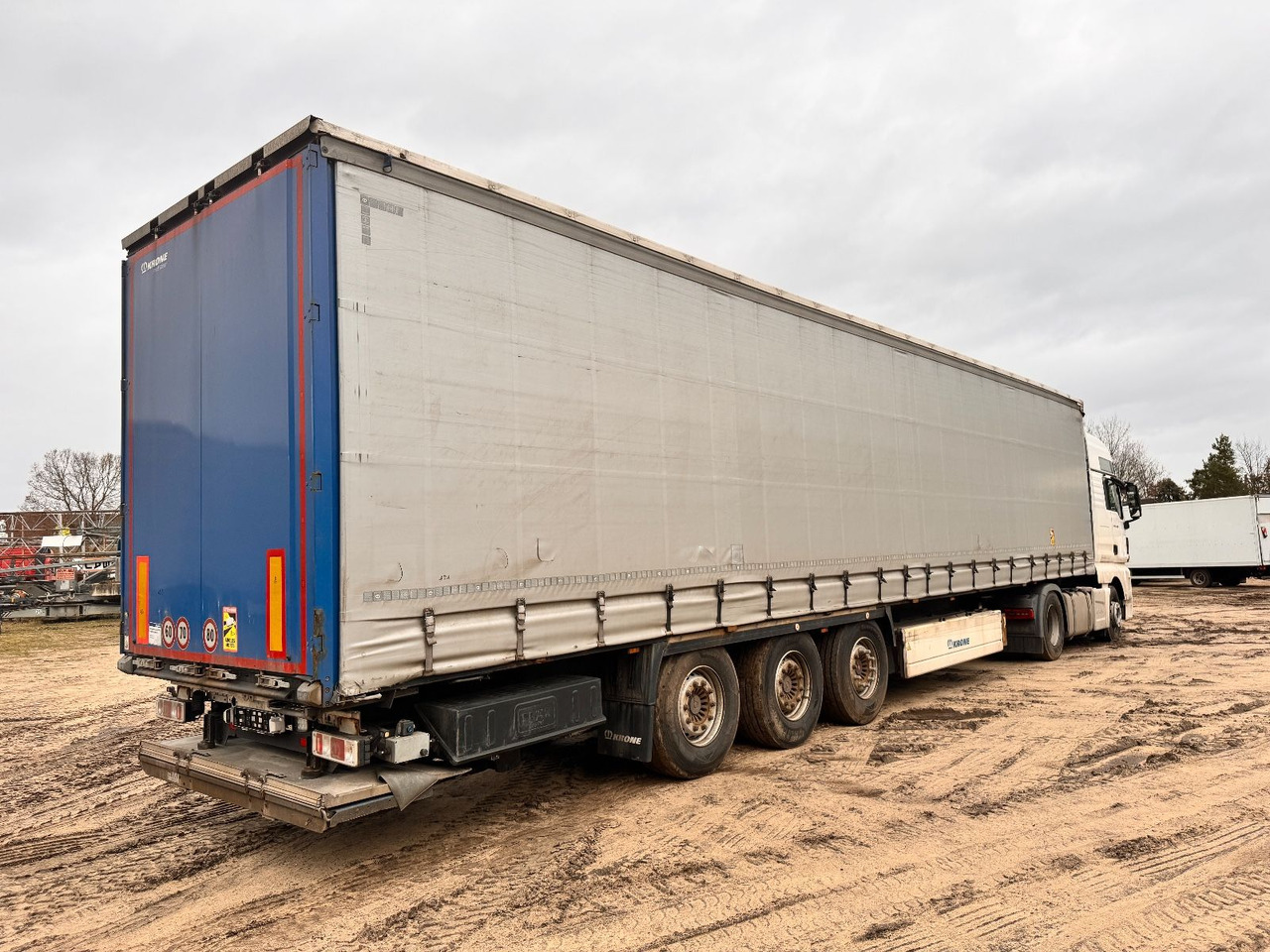 Krone SDP 27 ELB4-CS - סמיטריילר עם וילונות צד: תמונה 2 Krone SDP 27 ELB4-CS - סמיטריילר עם וילונות צד: תמונה 2