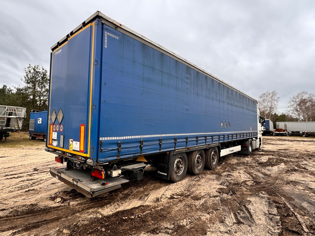 Krone SDP 27 ELB4-CS - סמיטריילר עם וילונות צד: תמונה 2 Krone SDP 27 ELB4-CS - סמיטריילר עם וילונות צד: תמונה 2