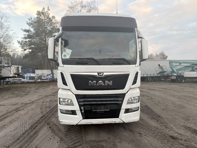 MAN TGX 26.460 FG 6x2 Motorschaden - משאית וילונות צד: תמונה 1 MAN TGX 26.460 FG 6x2 Motorschaden - משאית וילונות צד: תמונה 1