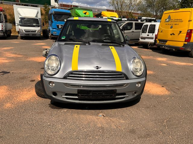 MINI ONE Mini One - מכונית: תמונה 1 MINI ONE Mini One - מכונית: תמונה 1