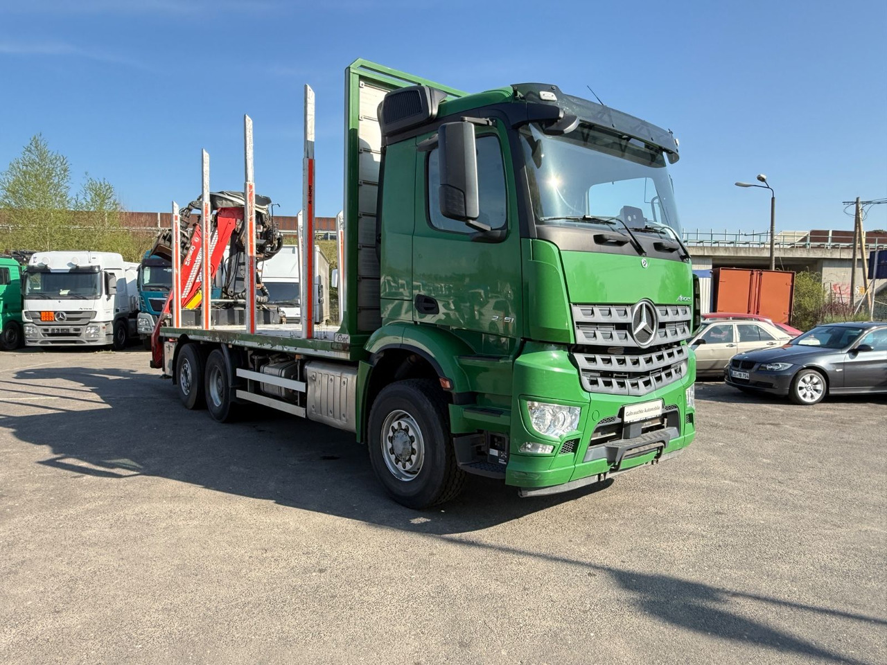 Mercedes-Benz Actros 2571 Holztransporter mit Kran - משאית עץ, משאית מנוף: תמונה 2 Mercedes-Benz Actros 2571 Holztransporter mit Kran - משאית עץ, משאית מנוף: תמונה 2