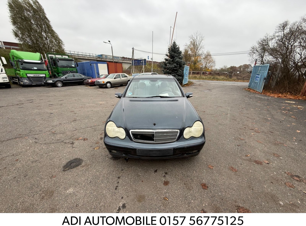 Mercedes-Benz C 180 T CLASSIC - רכב סטיישן: תמונה 1 Mercedes-Benz C 180 T CLASSIC - רכב סטיישן: תמונה 1