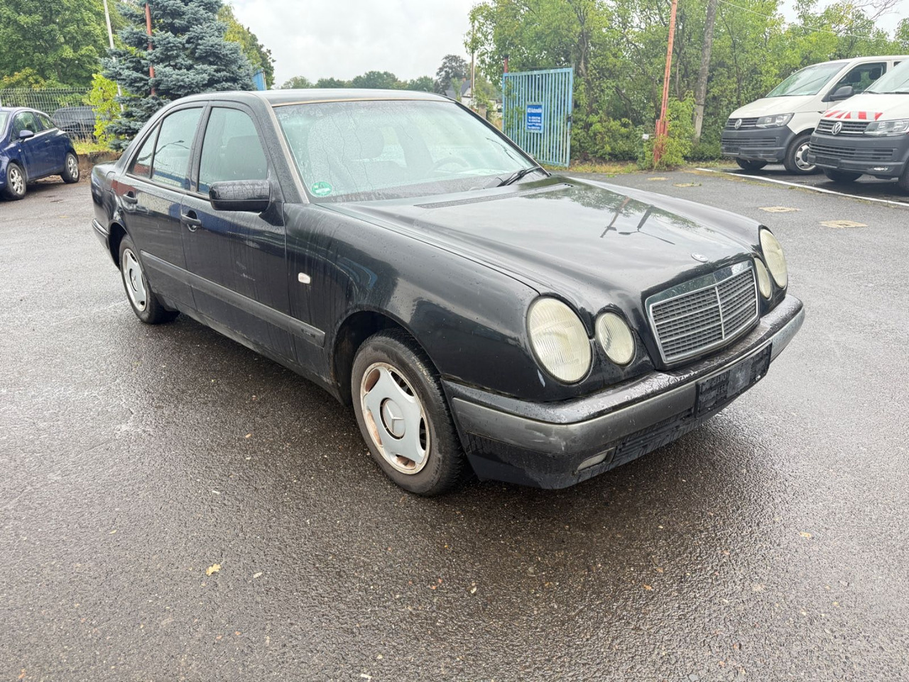Mercedes-Benz E 200 - סדאן: תמונה 1 Mercedes-Benz E 200 - סדאן: תמונה 1