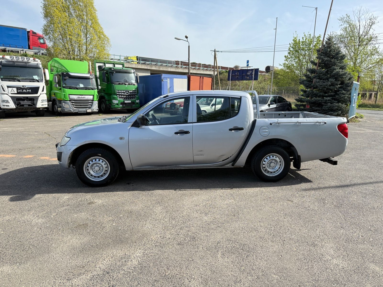 Mitsubishi L200 Inform Doppelkabine 2WD - SUV: תמונה 3 Mitsubishi L200 Inform Doppelkabine 2WD - SUV: תמונה 3