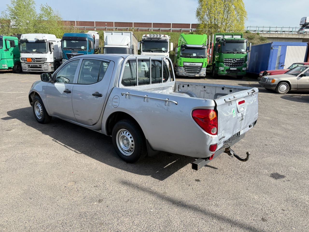 Mitsubishi L200 Inform Doppelkabine 2WD - SUV: תמונה 4 Mitsubishi L200 Inform Doppelkabine 2WD - SUV: תמונה 4
