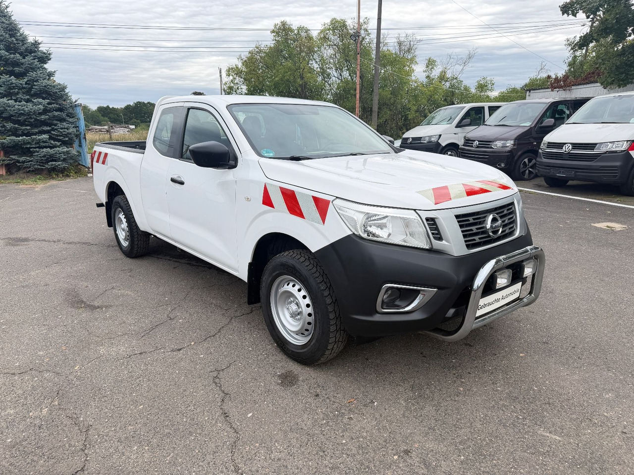 Nissan Navara NP300 Visia King Cab 4x4 - SUV: תמונה 2 Nissan Navara NP300 Visia King Cab 4x4 - SUV: תמונה 2