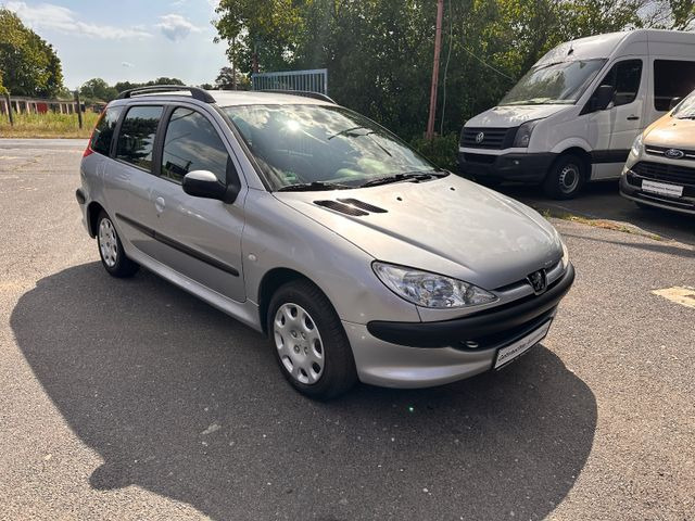 Peugeot 206 SW Grand Filou Cool - רכב סטיישן: תמונה 2 Peugeot 206 SW Grand Filou Cool - רכב סטיישן: תמונה 2