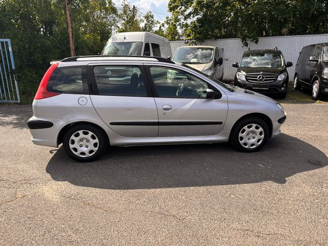 Peugeot 206 SW Grand Filou Cool - רכב סטיישן: תמונה 5 Peugeot 206 SW Grand Filou Cool - רכב סטיישן: תמונה 5