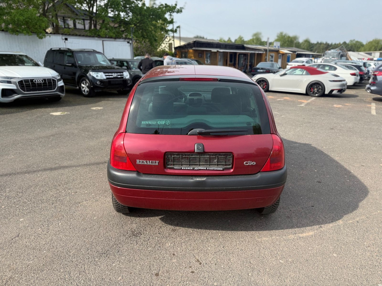 Renault Clio Basis 1.2 HU - סדאן: תמונה 5 Renault Clio Basis 1.2 HU - סדאן: תמונה 5