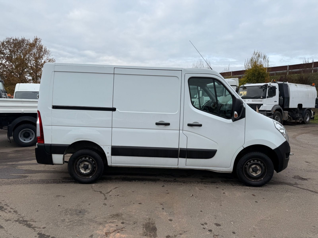 Renault Master III Kasten Ecoline DEFEKT!! - כלי רכב מסחרי קטן: תמונה 3 Renault Master III Kasten Ecoline DEFEKT!! - כלי רכב מסחרי קטן: תמונה 3