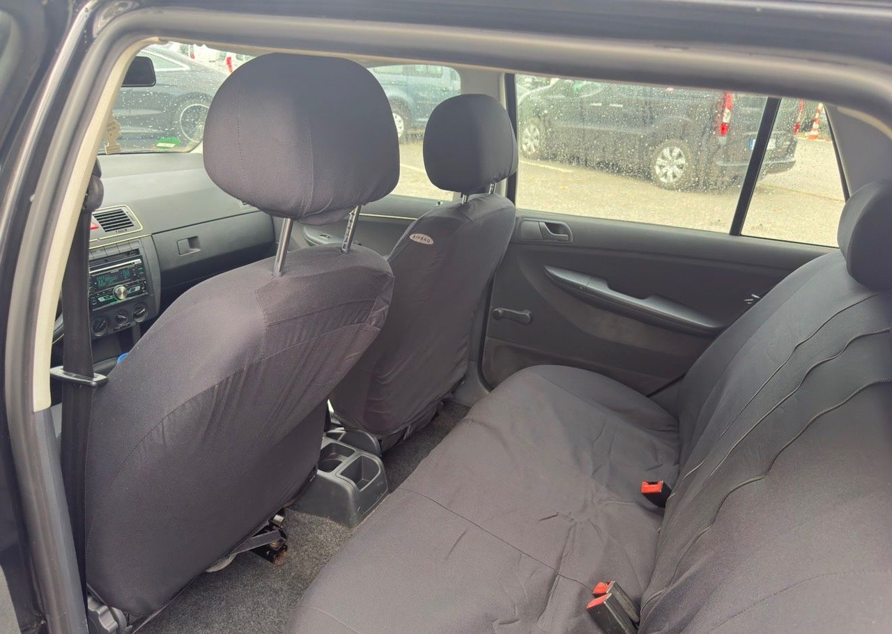 רכב סטיישן Skoda Fabia Combi Cool Edition: תמונה 8 רכב סטיישן Skoda Fabia Combi Cool Edition: תמונה 8