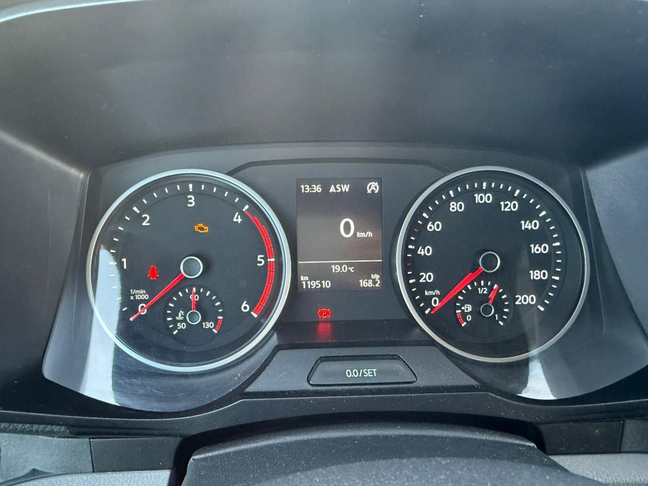 כלי רכב מסחרי לנוסעים Volkswagen Crafter Kasten Kasten 35 mittellang Hochdach FWD: תמונה 10