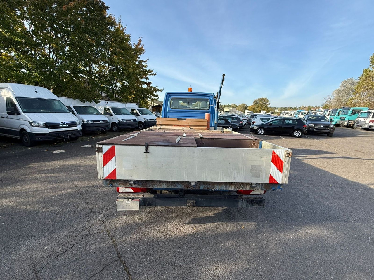 Volkswagen Crafter Pritsche 50 mittel L2 KRAN 500 KG - כלי רכב מסחרי במיטה שטוחה: תמונה 5 Volkswagen Crafter Pritsche 50 mittel L2 KRAN 500 KG - כלי רכב מסחרי במיטה שטוחה: תמונה 5