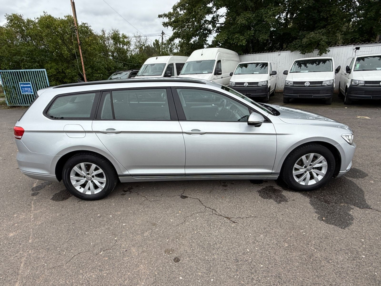 Volkswagen Passat Variant Trendline BMT/Start-Stopp - סדאן: תמונה 3 Volkswagen Passat Variant Trendline BMT/Start-Stopp - סדאן: תמונה 3