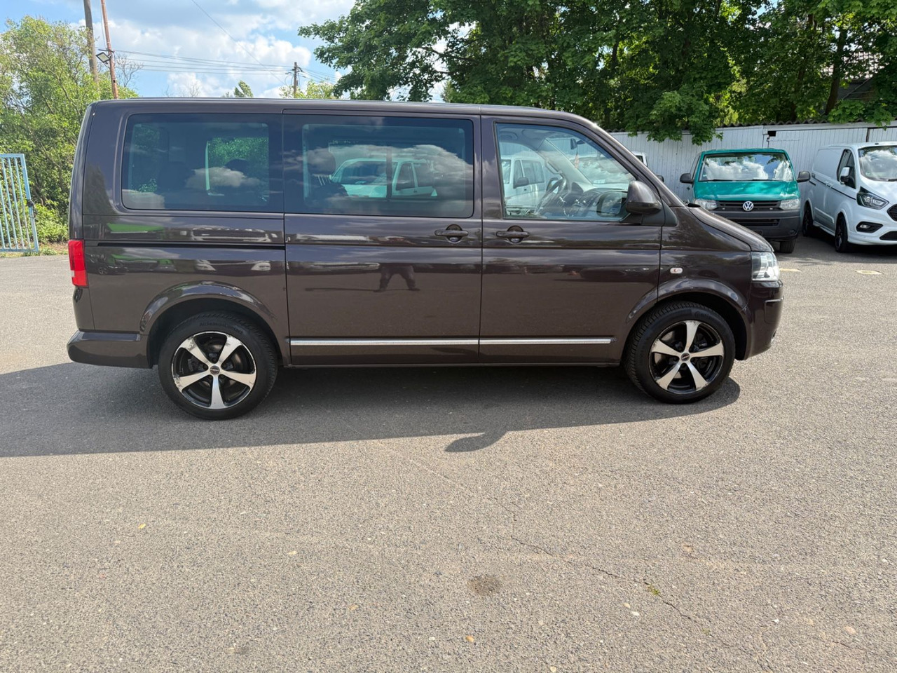 Volkswagen T5 Multivan Highline - כלי רכב מסחרי לנוסעים: תמונה 5 Volkswagen T5 Multivan Highline - כלי רכב מסחרי לנוסעים: תמונה 5