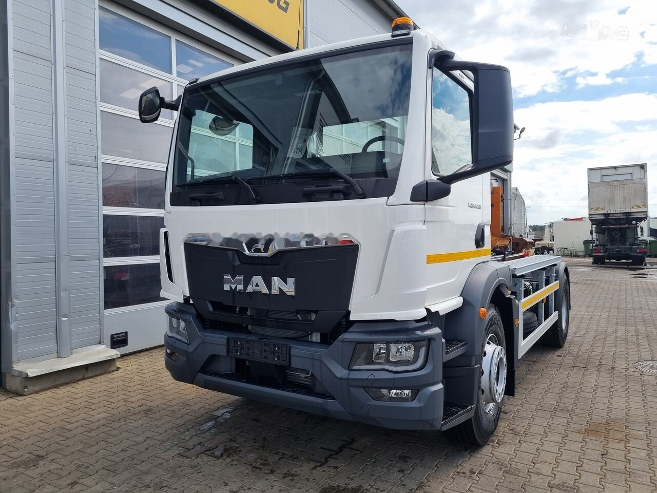 MAN TGM 18 250 - משאית הרמת וו: תמונה 1 MAN TGM 18 250 - משאית הרמת וו: תמונה 1