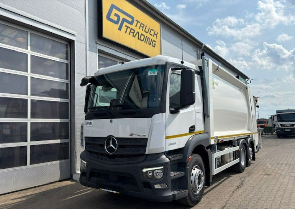 Mercedes-Benz Actros - משאית אשפה: תמונה 1 Mercedes-Benz Actros - משאית אשפה: תמונה 1