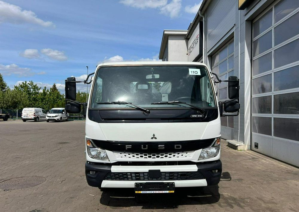 Mitsubishi Fuso - משאית הרמת וו: תמונה 3 Mitsubishi Fuso - משאית הרמת וו: תמונה 3