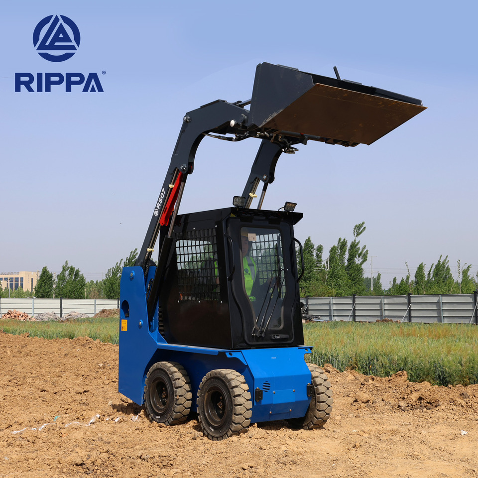 Rippa RS07 Compact Loader | 24.4hp Kubota Power | High Flow Dual Pump | Comfortable A/C Cabin - מעמיס היגוי החלקה: תמונה 3 Rippa RS07 Compact Loader | 24.4hp Kubota Power | High Flow Dual Pump | Comfortable A/C Cabin - מעמיס היגוי החלקה: תמונה 3