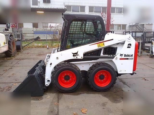 BOBCAT S450 - מעמיס היגוי החלקה: תמונה 2 BOBCAT S450 - מעמיס היגוי החלקה: תמונה 2