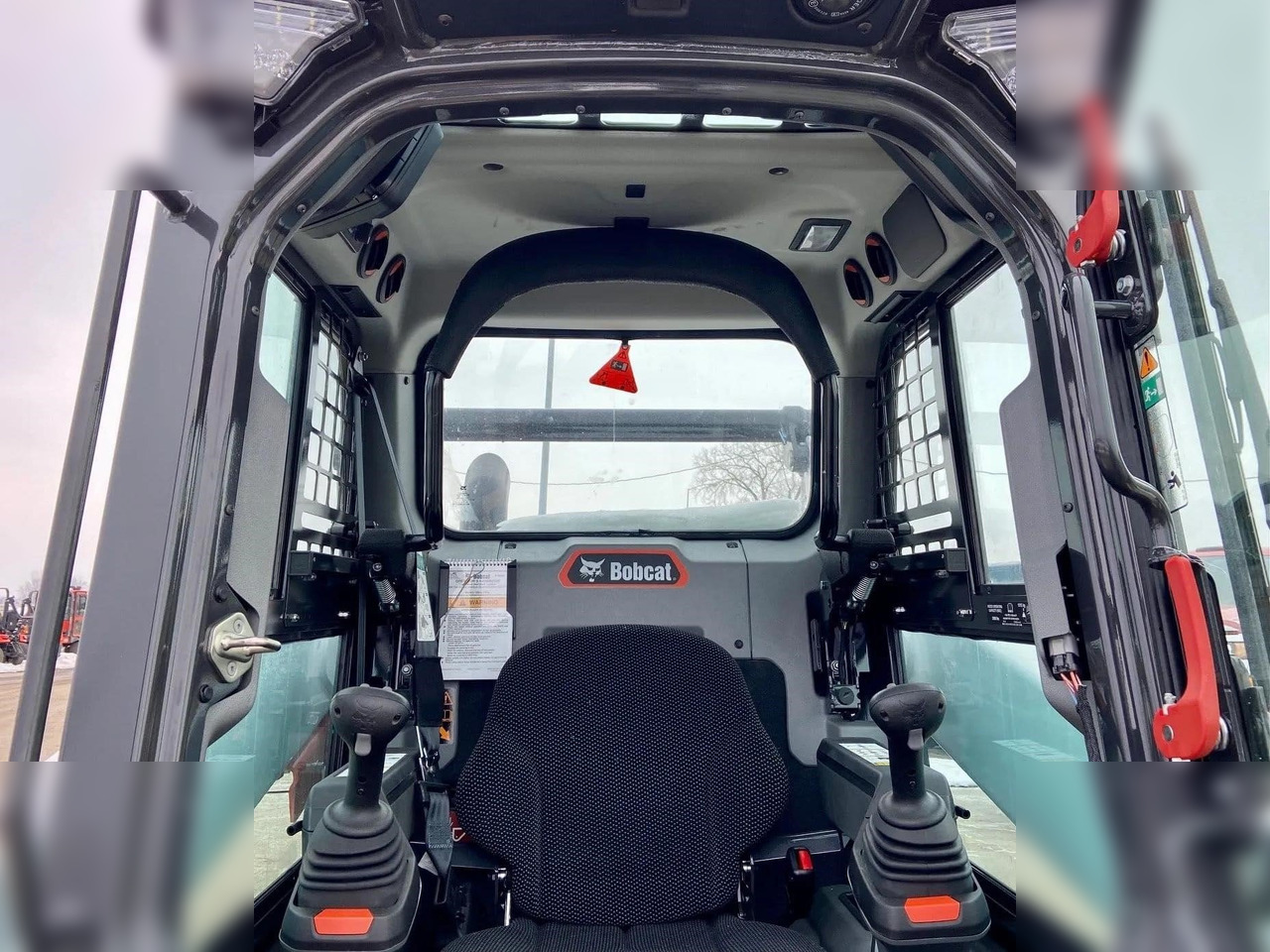 חָדָשׁ מעמיס היגוי החלקה BOBCAT S590: תמונה 7