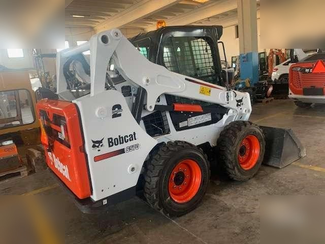 BOBCAT S590 - מעמיס היגוי החלקה: תמונה 3 BOBCAT S590 - מעמיס היגוי החלקה: תמונה 3