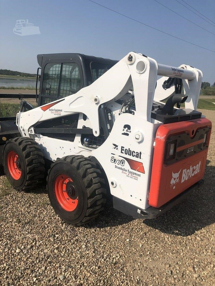 BOBCAT S770 - מעמיס היגוי החלקה: תמונה 1 BOBCAT S770 - מעמיס היגוי החלקה: תמונה 1