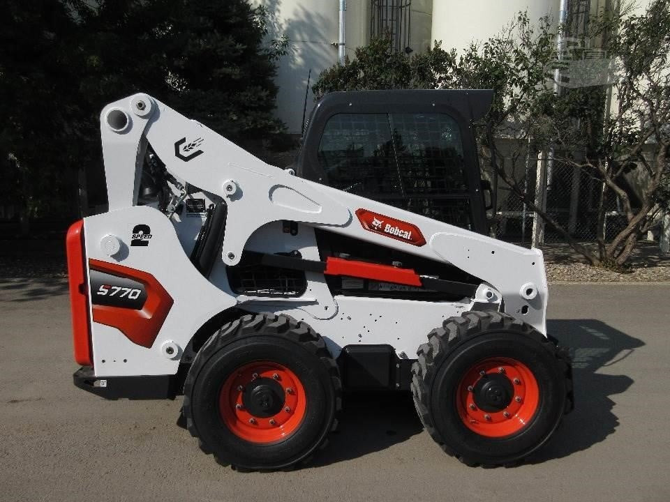 BOBCAT S770 - מעמיס היגוי החלקה: תמונה 3 BOBCAT S770 - מעמיס היגוי החלקה: תמונה 3