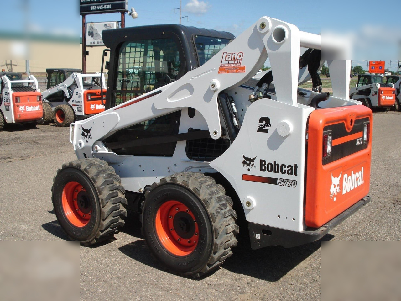 BOBCAT S770 - מעמיס היגוי החלקה: תמונה 4 BOBCAT S770 - מעמיס היגוי החלקה: תמונה 4