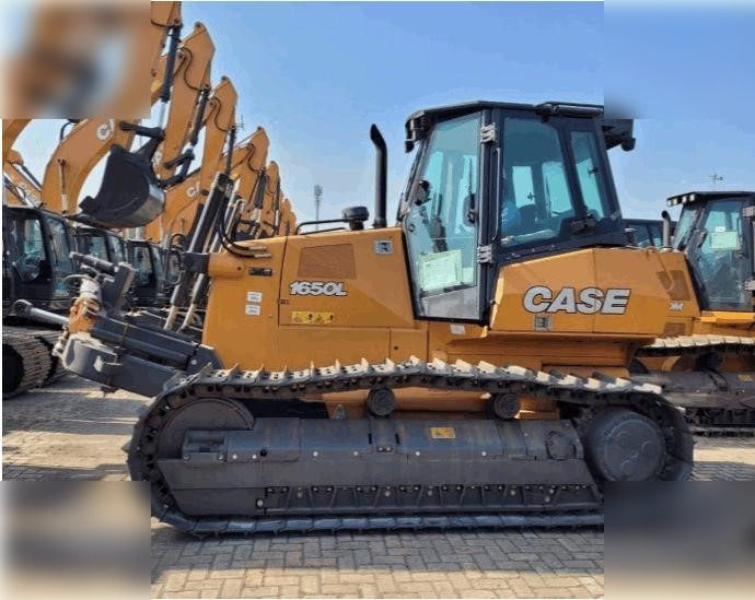CASE 1650L - דחפור: תמונה 1 CASE 1650L - דחפור: תמונה 1