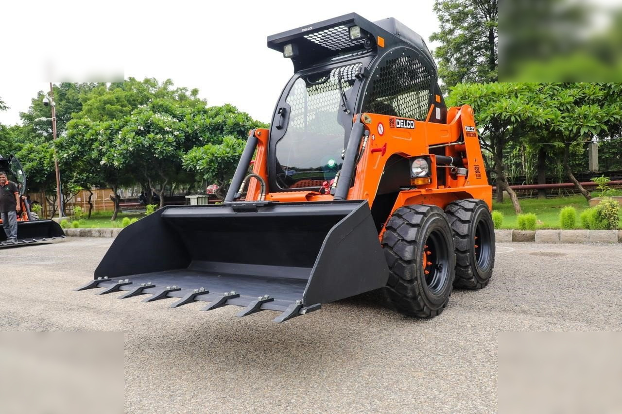DELCO SSL175 - מעמיס היגוי החלקה: תמונה 4 DELCO SSL175 - מעמיס היגוי החלקה: תמונה 4