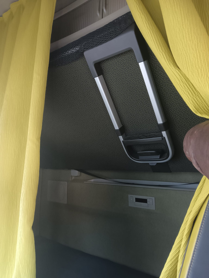 משאית צד נופל/ שטוחה VOLVO FH16 750: תמונה 23 משאית צד נופל/ שטוחה VOLVO FH16 750: תמונה 23