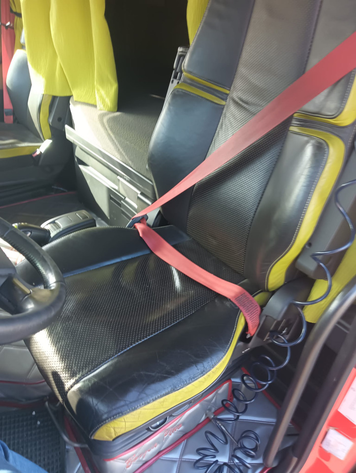 משאית צד נופל/ שטוחה VOLVO FH16 750: תמונה 25 משאית צד נופל/ שטוחה VOLVO FH16 750: תמונה 25