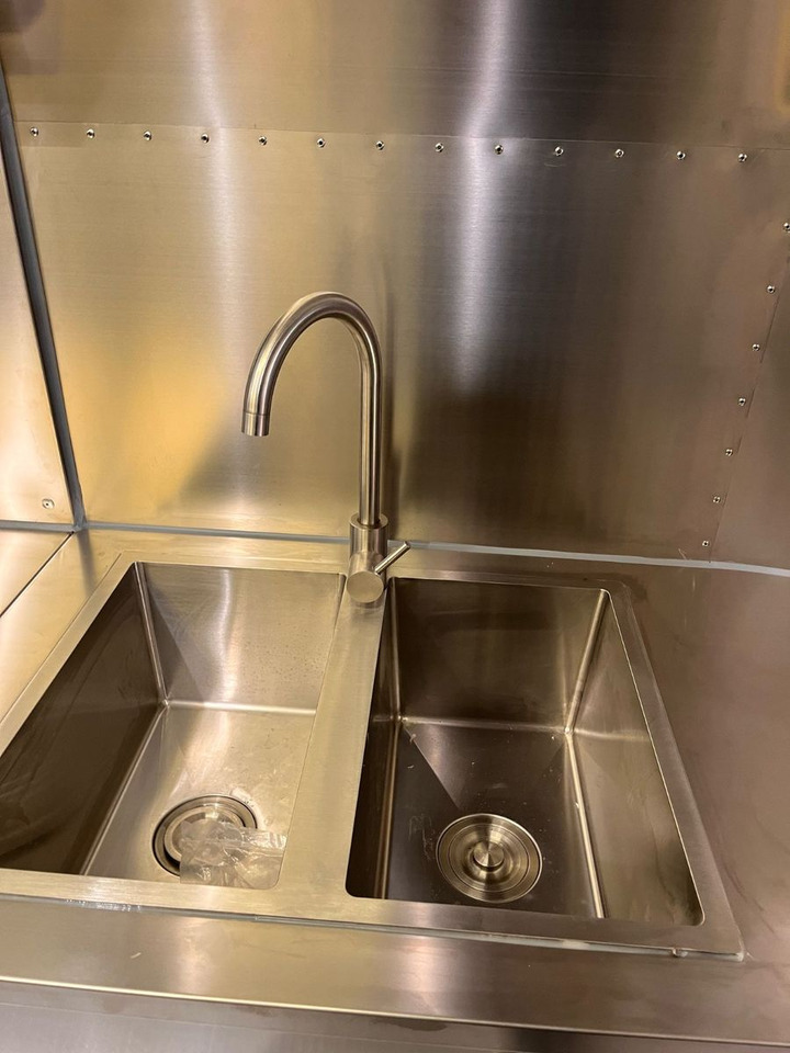 Esselmann Delistar Foodtruck 6000 ähn. Airstream - קרון נגרר לממכר: תמונה 3 Esselmann Delistar Foodtruck 6000 ähn. Airstream - קרון נגרר לממכר: תמונה 3