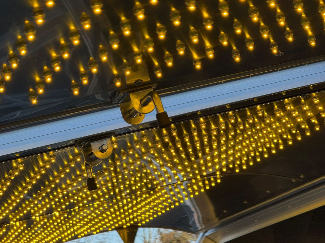 Esselmann Delistar Foodtruck 6000 ähn. Airstream - קרון נגרר לממכר: תמונה 5 Esselmann Delistar Foodtruck 6000 ähn. Airstream - קרון נגרר לממכר: תמונה 5