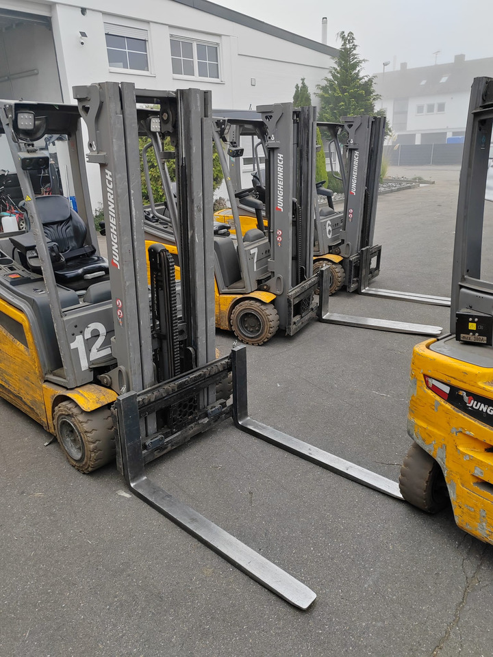 Jungheinrich EFG320 no battery ( 3 st paket ) - מלגזה חשמלית: תמונה 1 Jungheinrich EFG320 no battery ( 3 st paket ) - מלגזה חשמלית: תמונה 1