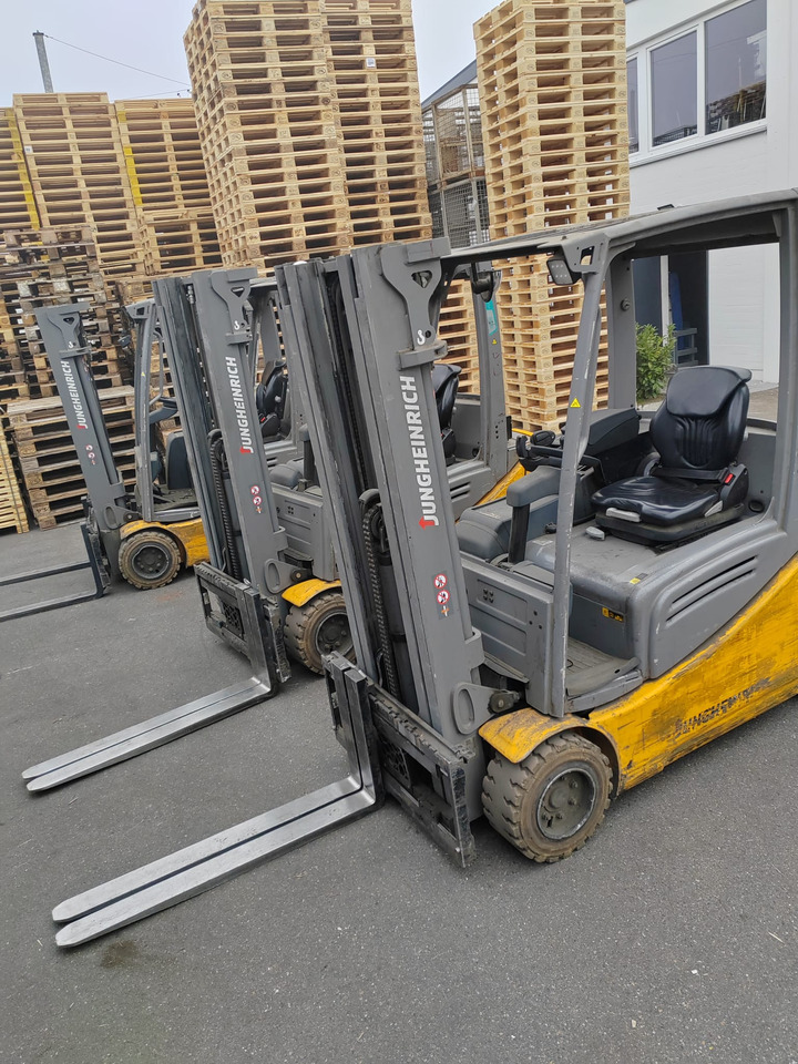 Jungheinrich EFG320 no battery ( 3 st paket ) - מלגזה חשמלית: תמונה 2 Jungheinrich EFG320 no battery ( 3 st paket ) - מלגזה חשמלית: תמונה 2