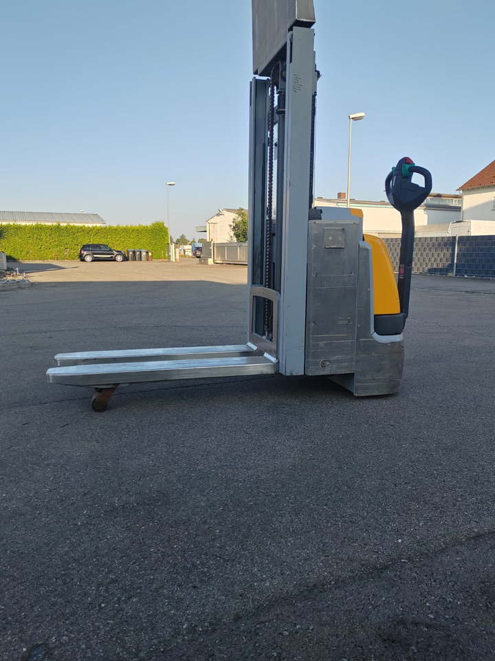 Jungheinrich EJC 112z/ remote control/ acid protect/ initial/ 511h - מערים: תמונה 4 Jungheinrich EJC 112z/ remote control/ acid protect/ initial/ 511h - מערים: תמונה 4